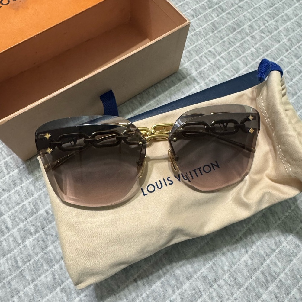 Louis Vuitton Women's Sunglasses - Black and Gold